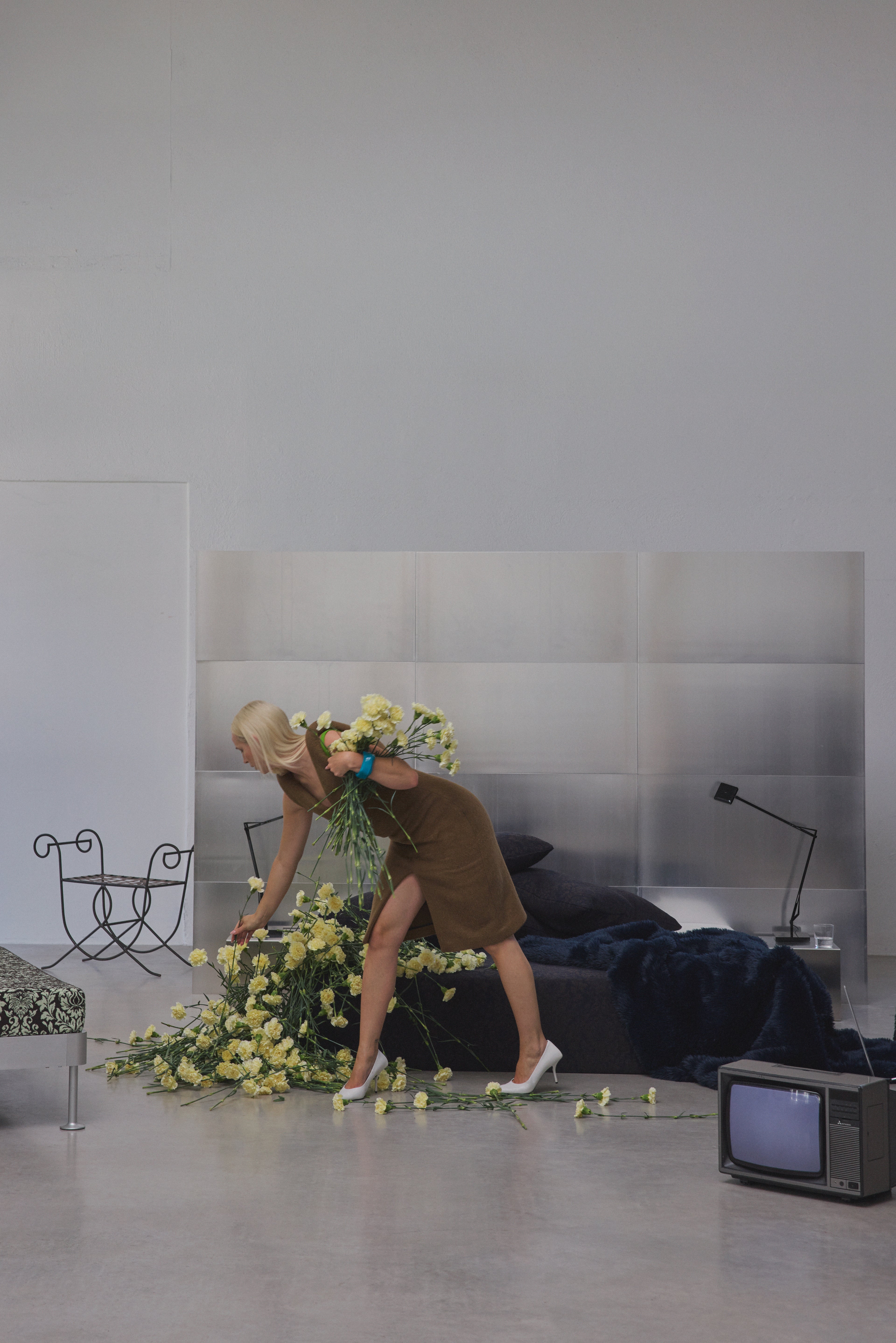 FLOWERS FOR A HOME